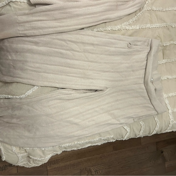 Pink Rose Cream Ribbed Knit Top - Picture 5 of 6